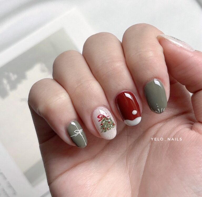 christmas_holiday_nail_ideas