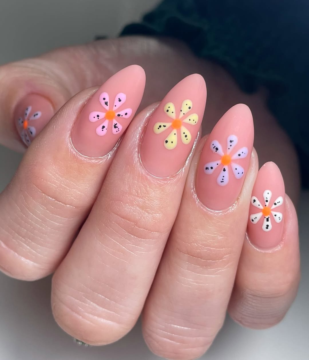 𝐒𝐩𝐫𝐢𝐧𝐠_𝐰𝐢𝐭𝐡_𝐬𝐩𝐫𝐢𝐧𝐤𝐥𝐞_ 𝐨𝐟_𝐄𝐚𝐬𝐭𝐞𝐫