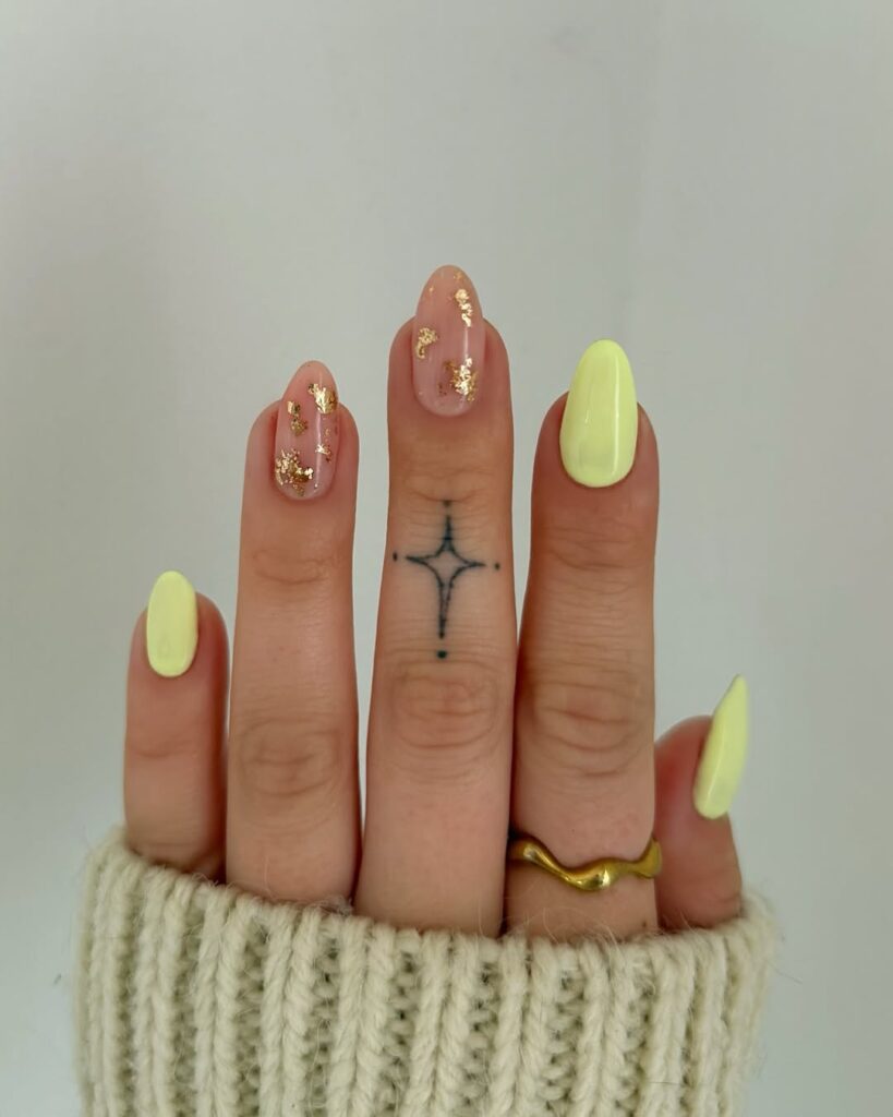 yellow nails