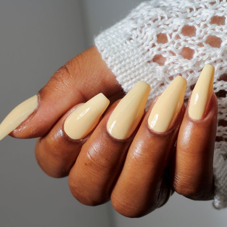 Summer nail colors for dark skin